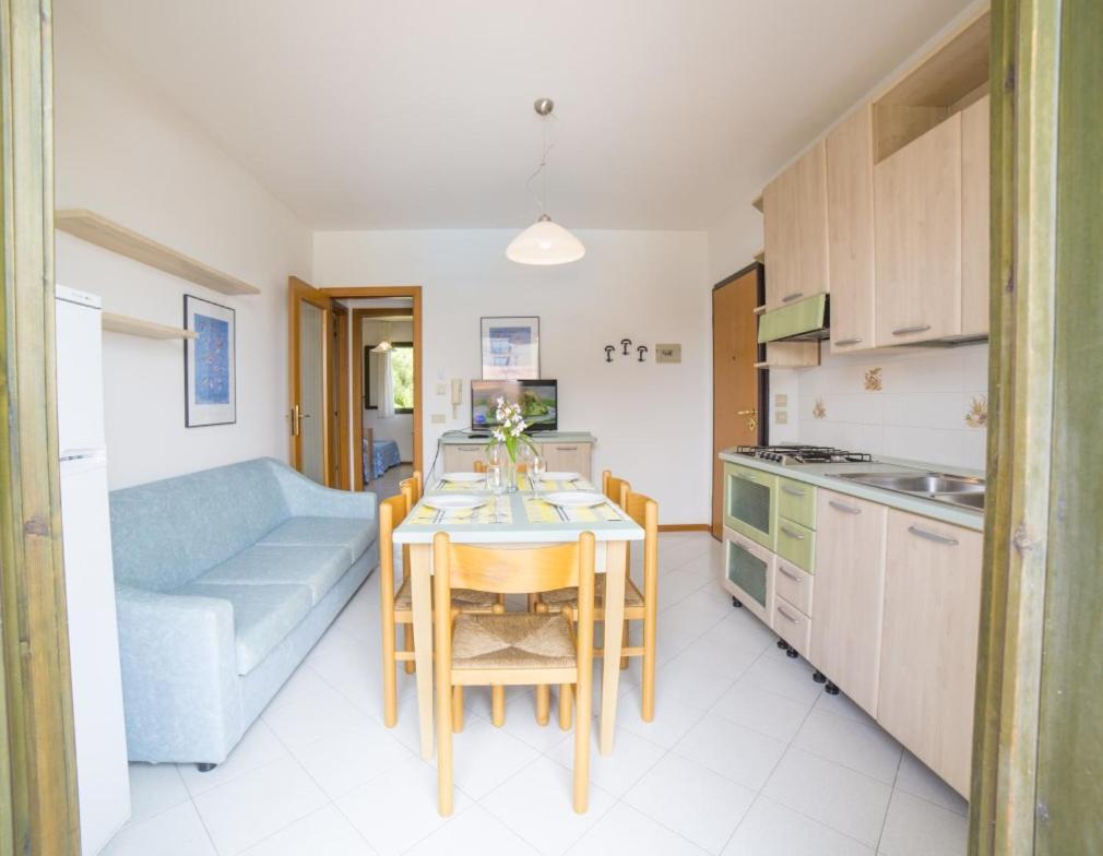 Residence Porto Sole Кавалино-Трепорти Екстериор снимка