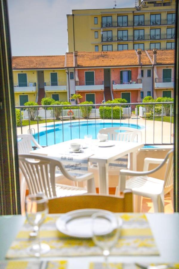 Residence Porto Sole Кавалино-Трепорти Екстериор снимка