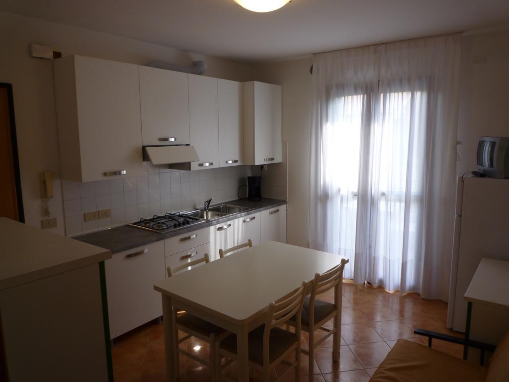 Residence Porto Sole Кавалино-Трепорти Екстериор снимка