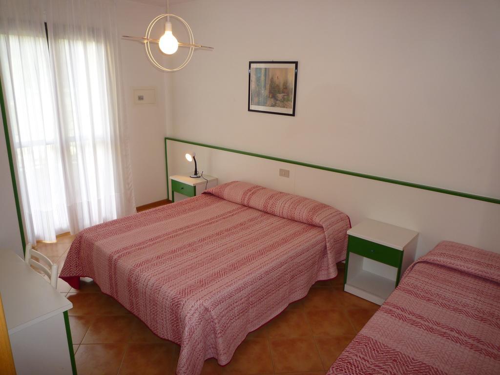Residence Porto Sole Кавалино-Трепорти Екстериор снимка