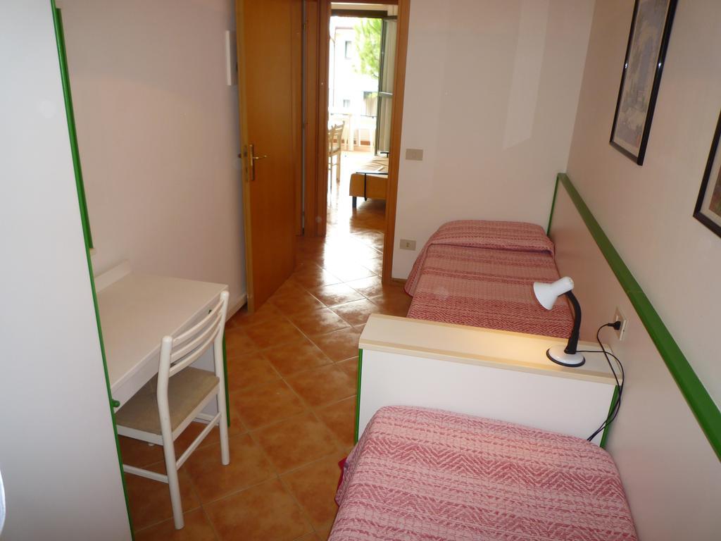 Residence Porto Sole Кавалино-Трепорти Екстериор снимка