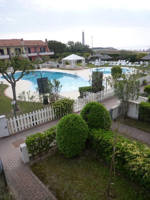 Residence Porto Sole Кавалино-Трепорти Екстериор снимка
